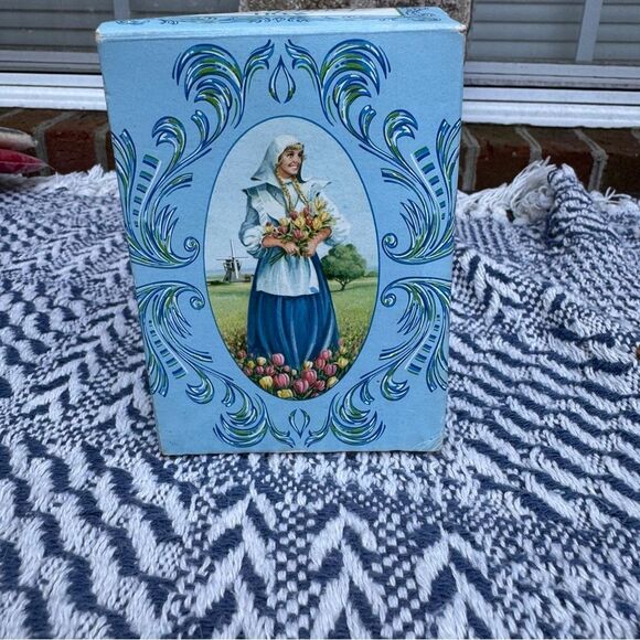 Avon Blue Dutch Girl Figurine Box - Picture 1 of 8